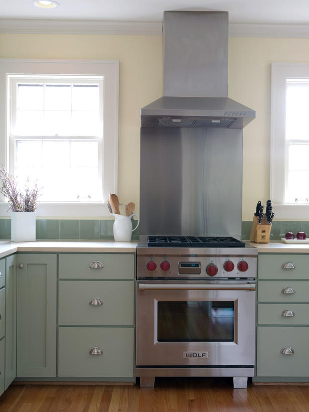 Obsessing Over Green Grey Kitchens Elements Of Style Blog Kb 2470977 Kitchen Color Green Beth Haley Lg