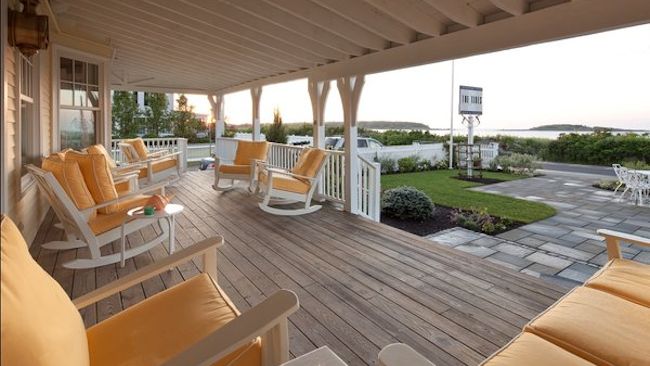 The-Tides-Beach-Club-porch