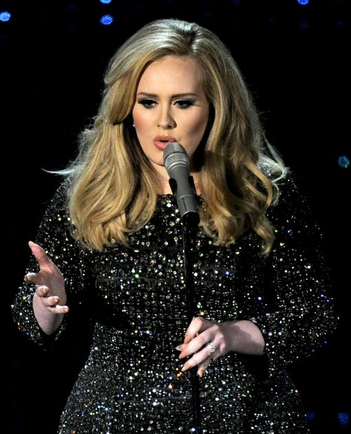 Singer+Adele+performs+during+the+Oscars