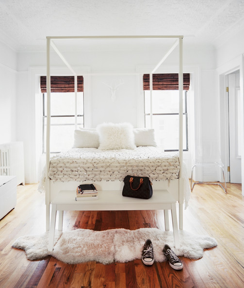 Bedroom L Pairs bedroom white bench pair sheepskin rugs foot omi ymke2g0l Bedroom L Pairs bedroom white bench pair sheepskin rugs foot omi ymke2g0l
