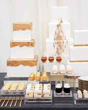 jess-todd-wedding-seattle-cake-desserts-1034-d112604_vert